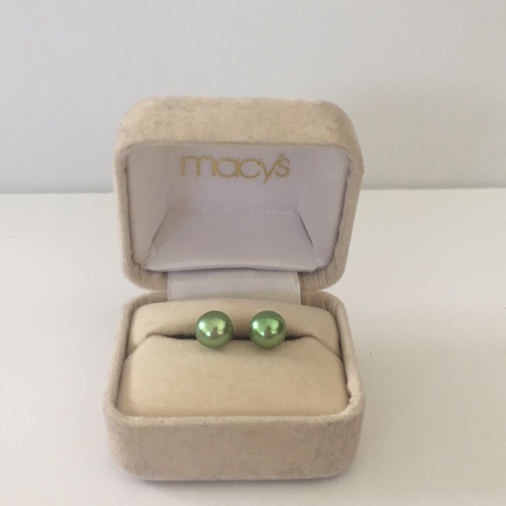 Macy's green pearl earrings